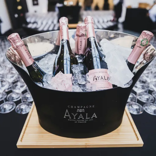 Champagne varietà e bottiglie