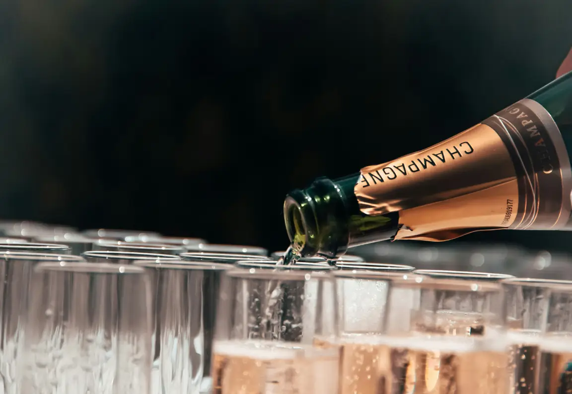 Champagne bollicine servizio