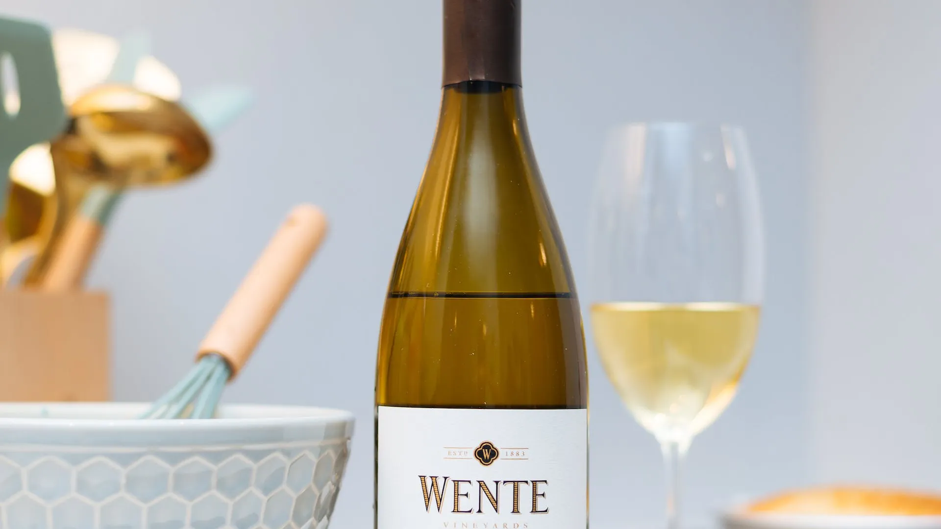 Come tappare il vino dopo l'apertura: tecniche e consigli